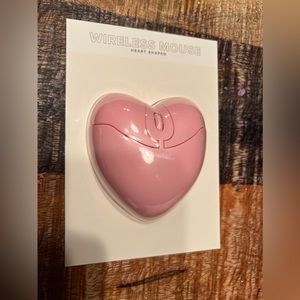Bullseye playground heart wireless mouse.